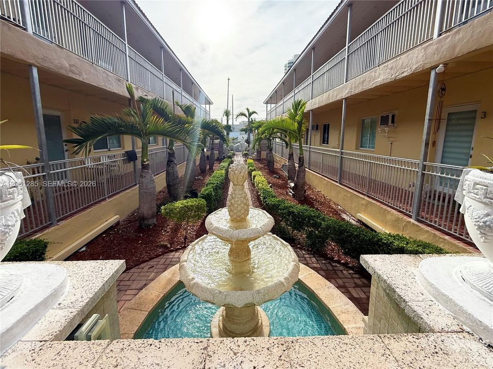 For Rent: $1,750 (1 beds, 1 baths, 408 Square Feet)