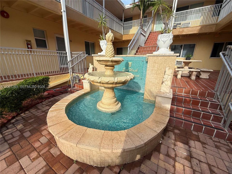 For Rent: $1,750 (1 beds, 1 baths, 408 Square Feet)