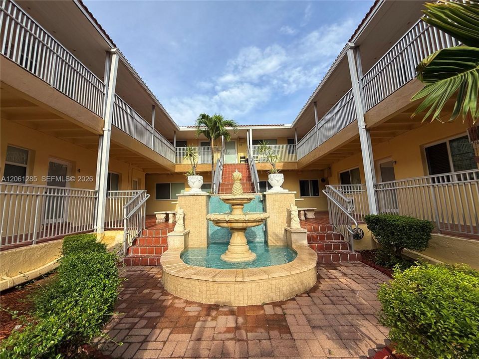 For Rent: $1,750 (1 beds, 1 baths, 408 Square Feet)