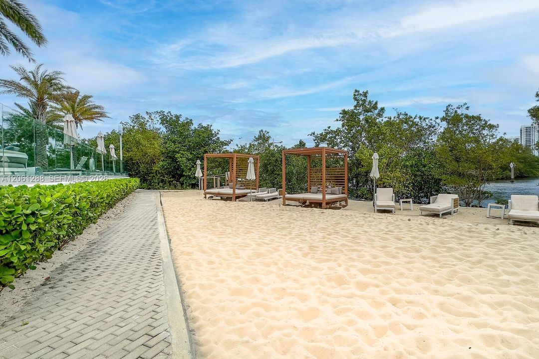 В аренду: $4,200 (2 спален, 2 ванн, 1122 Квадратных фут)