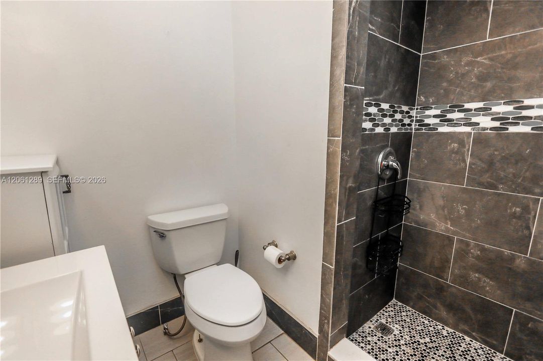На продажу: $839,900 (4 спален, 3 ванн, 1727 Квадратных фут)