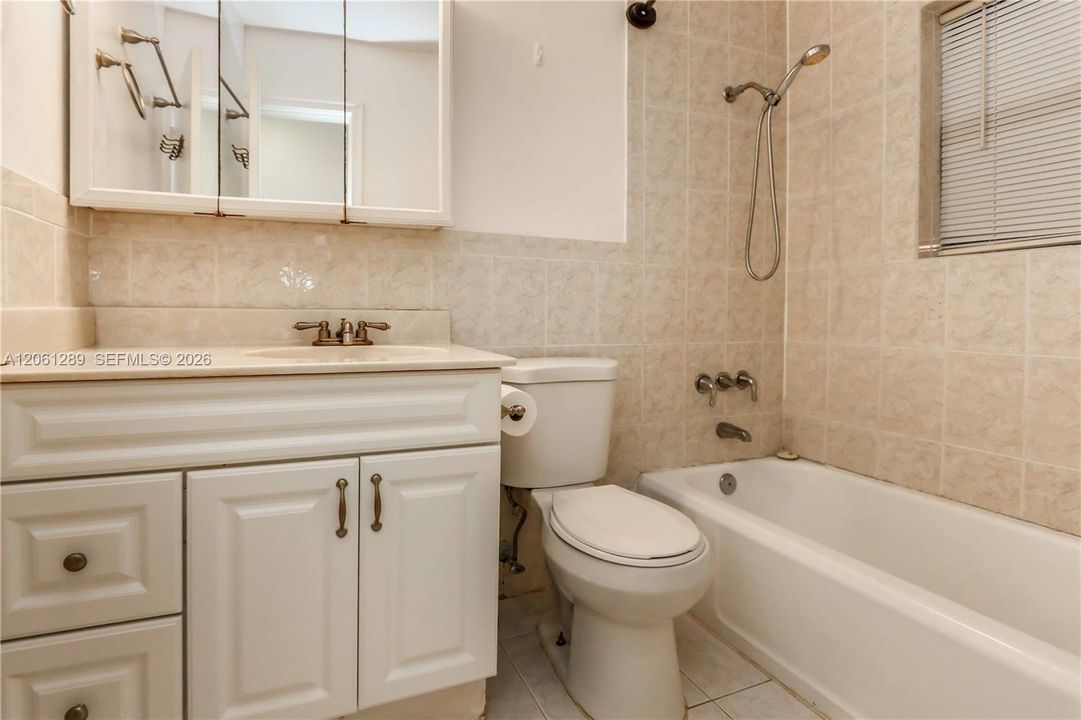 На продажу: $839,900 (4 спален, 3 ванн, 1727 Квадратных фут)
