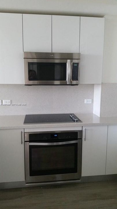 В аренду: $3,200 (1 спален, 1 ванн, 694 Квадратных фут)