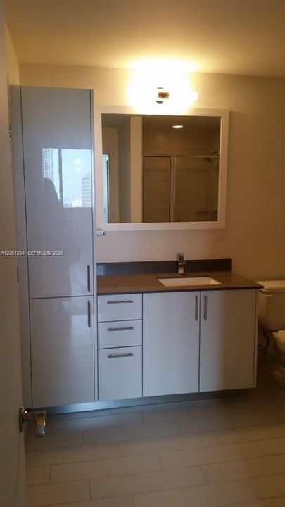В аренду: $3,200 (1 спален, 1 ванн, 694 Квадратных фут)