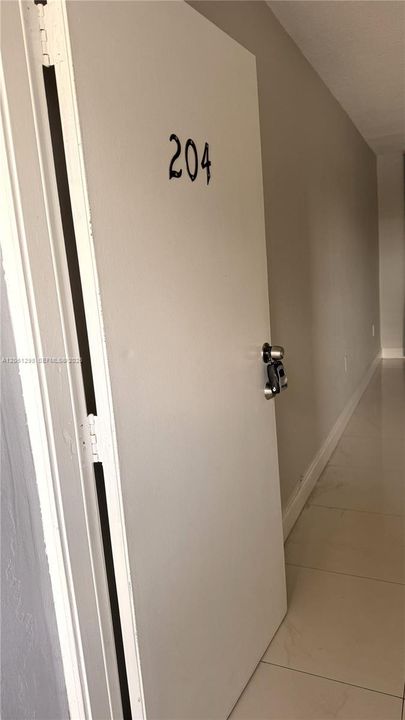 В аренду: $2,300 (2 спален, 1 ванн, 698 Квадратных фут)