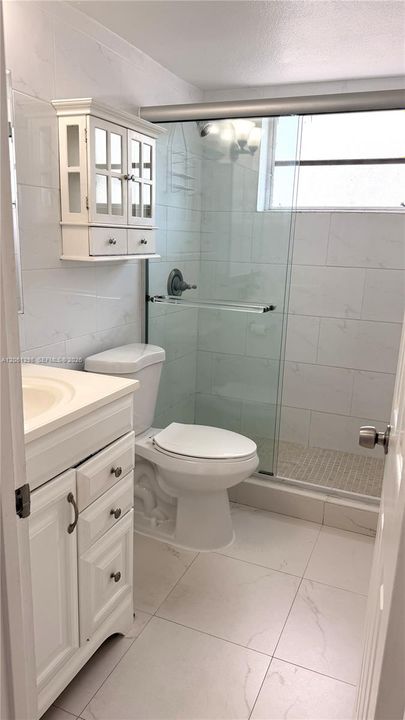 В аренду: $2,300 (2 спален, 1 ванн, 698 Квадратных фут)