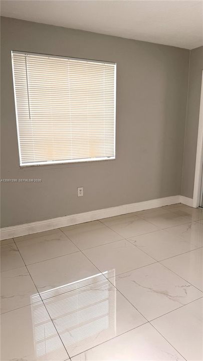 В аренду: $2,300 (2 спален, 1 ванн, 698 Квадратных фут)