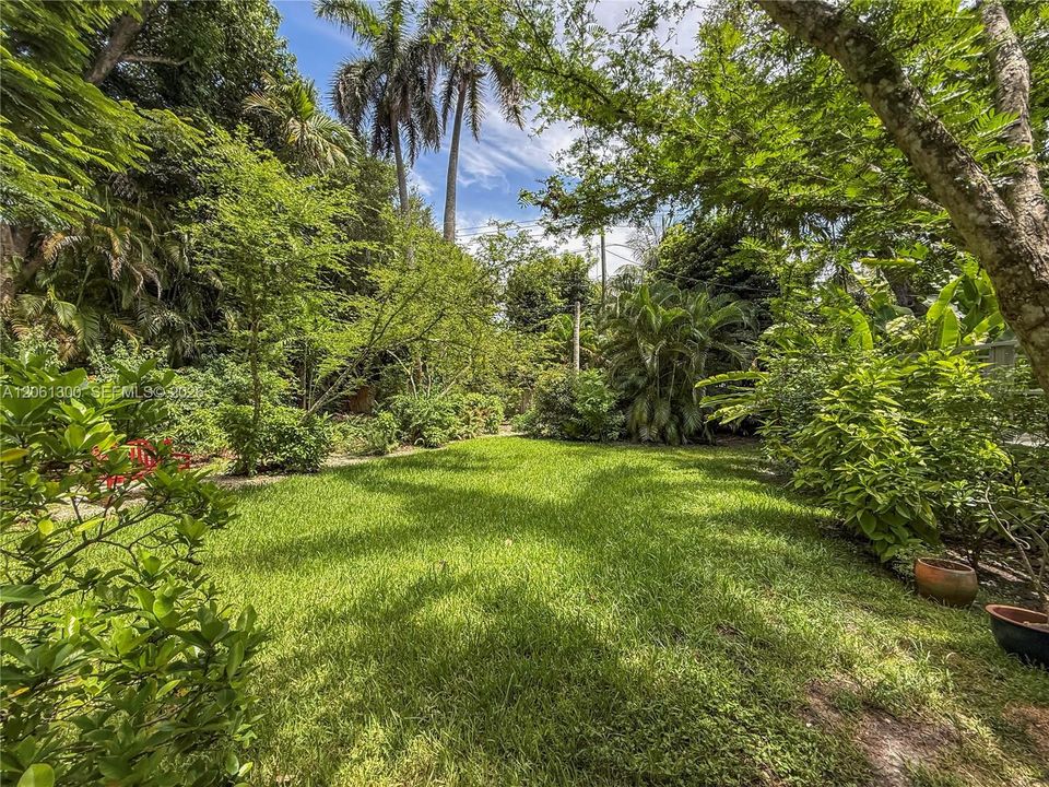 На продажу: $4,500,000 (3 спален, 2 ванн, 1810 Квадратных фут)