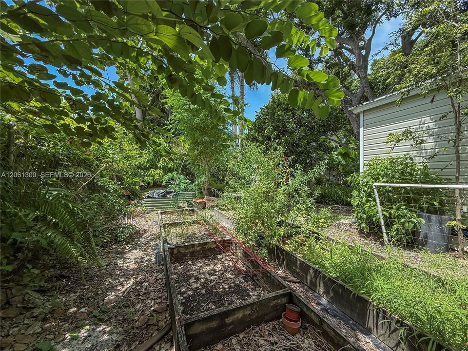 На продажу: $4,500,000 (3 спален, 2 ванн, 1810 Квадратных фут)