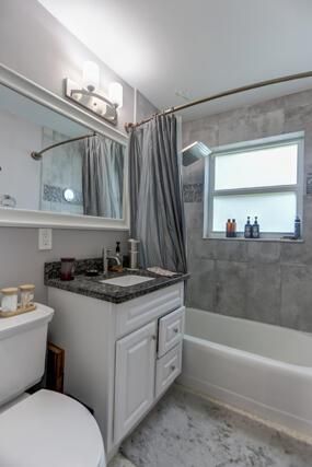 Bath 2 1133 7th St Lake Park,FL 33403