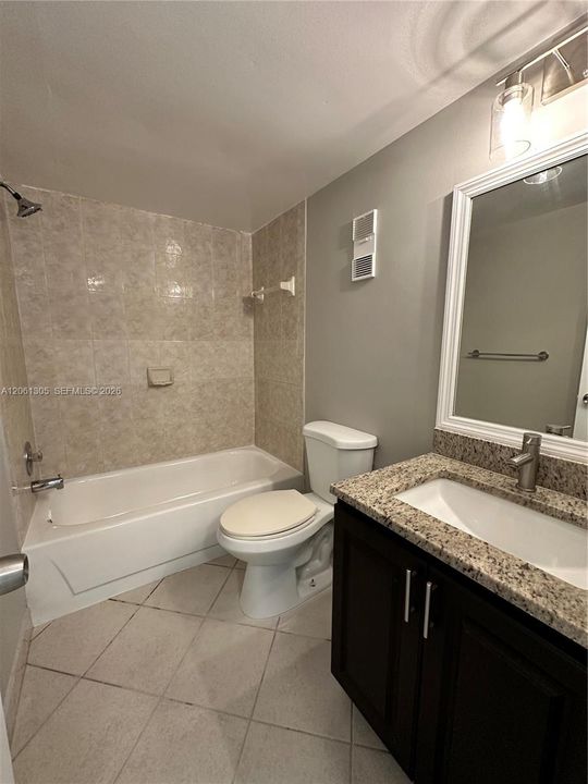 For Sale: $215,000 (2 beds, 2 baths, 832 Square Feet)