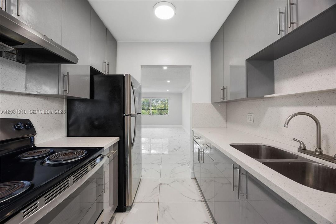 В аренду: $2,350 (2 спален, 1 ванн, 950 Квадратных фут)