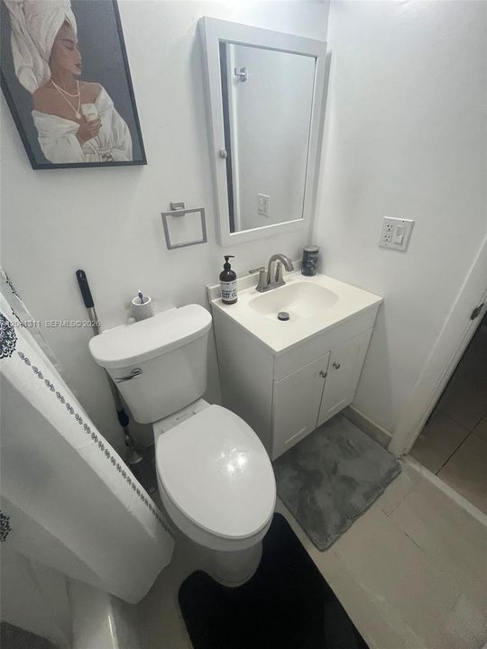 На продажу: $385,000 (3 спален, 2 ванн, 1208 Квадратных фут)