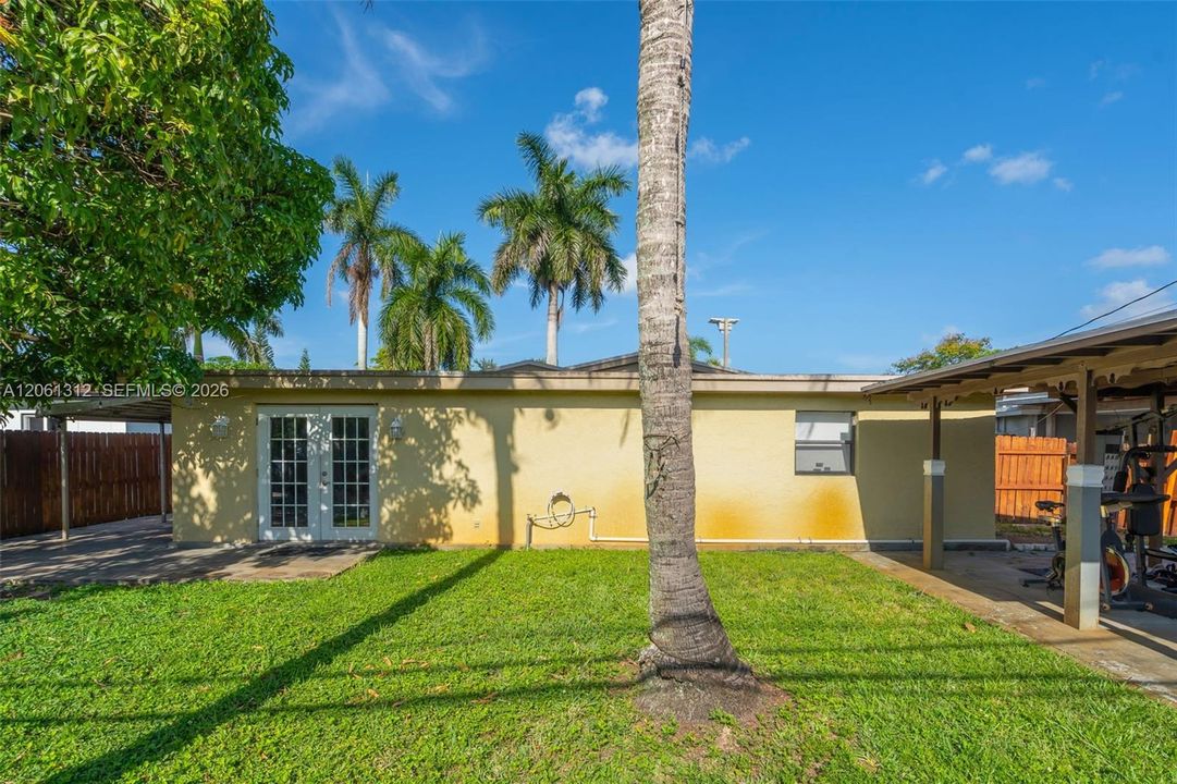 En Venta: $480,000 (3 camas, 2 baños, 1371 Pies cuadrados)