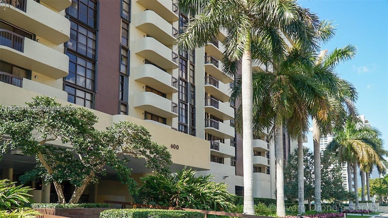 На продажу: $955,000 (2 спален, 2 ванн, 1595 Квадратных фут)