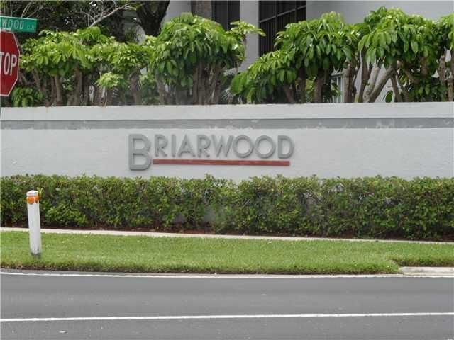 Briarwood Sign