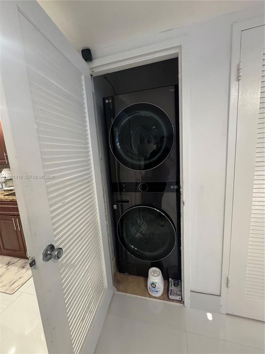 En Venta: $650,000 (2 camas, 2 baños, 1550 Pies cuadrados)