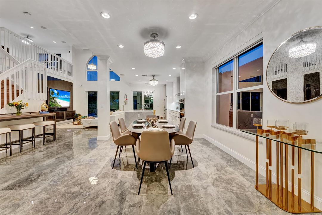 Evening Dining & Kitchen