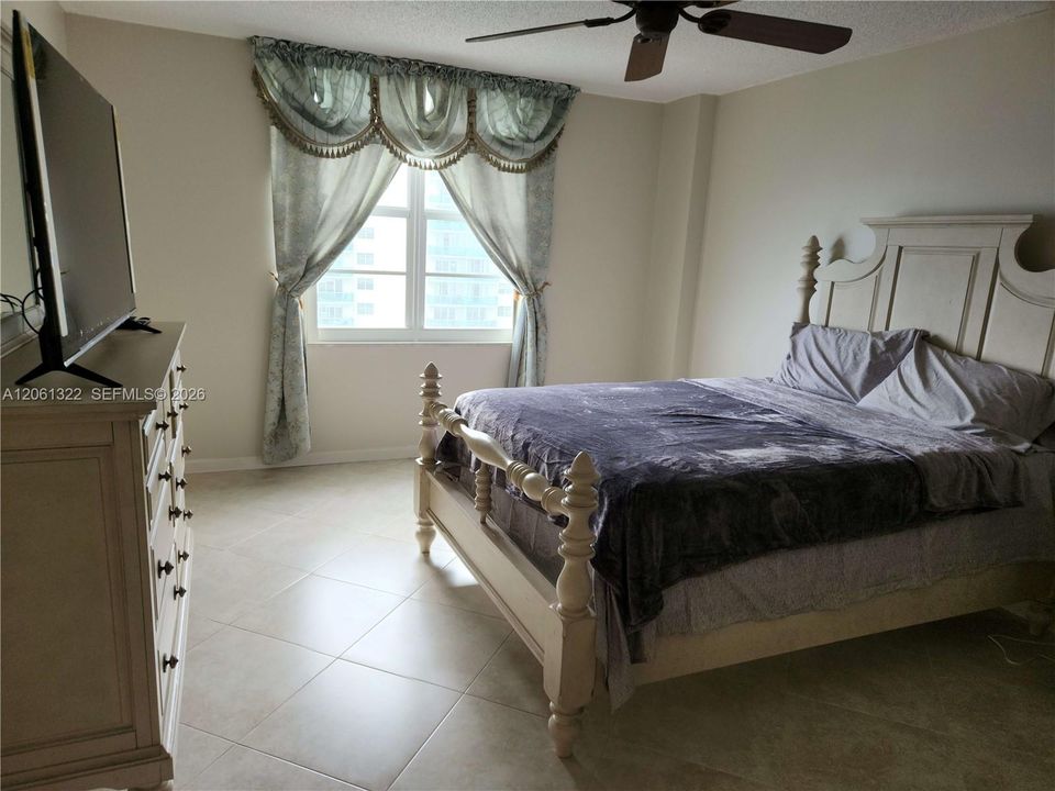 For Rent: $4,500 (2 beds, 2 baths, 1248 Square Feet)