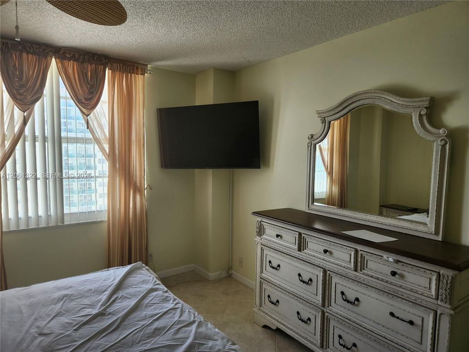 For Rent: $4,500 (2 beds, 2 baths, 1248 Square Feet)