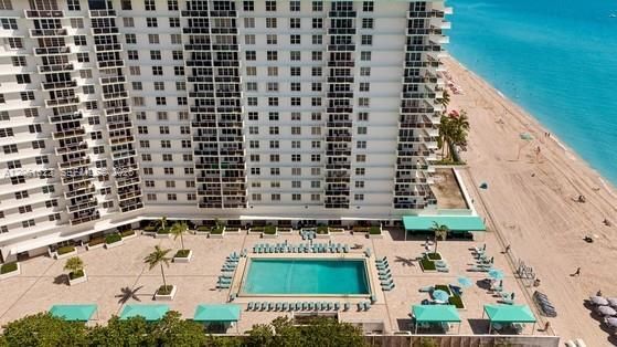 For Rent: $4,500 (2 beds, 2 baths, 1248 Square Feet)