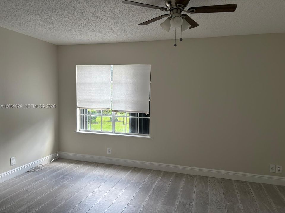 For Sale: $339,990 (3 beds, 2 baths, 1320 Square Feet)
