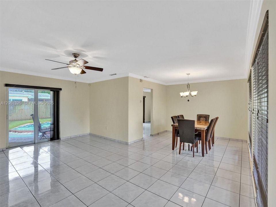 Active With Contract: $3,400 (3 beds, 2 baths, 1611 Square Feet)