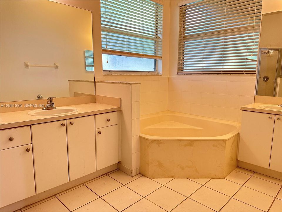 В аренду: $3,400 (4 спален, 2 ванн, 2122 Квадратных фут)