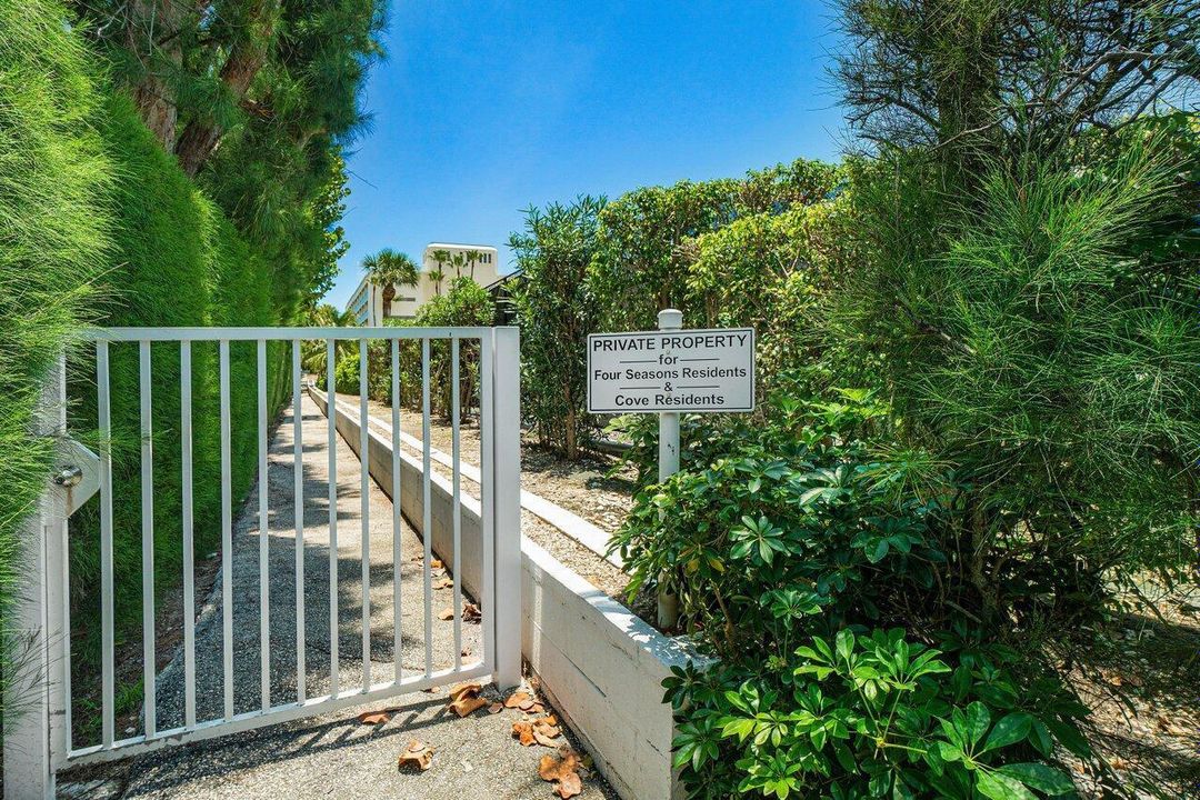 The Cove Beach Access