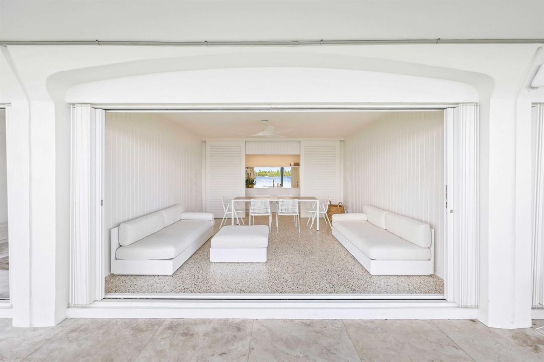 Cabana Direct Waterfront