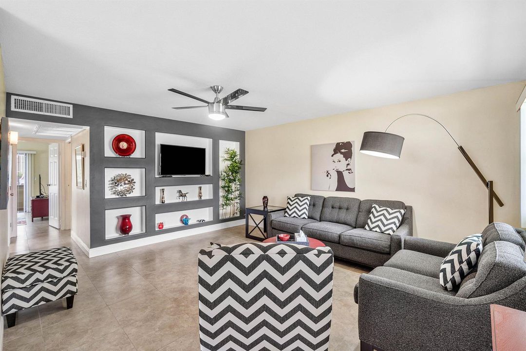 011-737FlandersP-DelrayBeach-FL-33484-SM