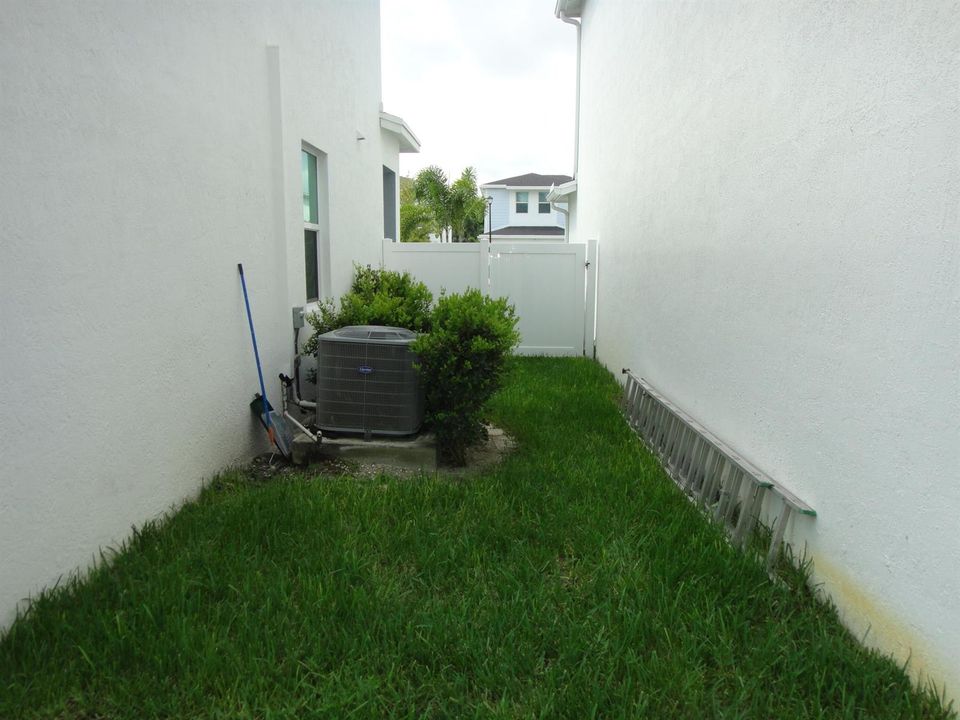 SIDE YARD