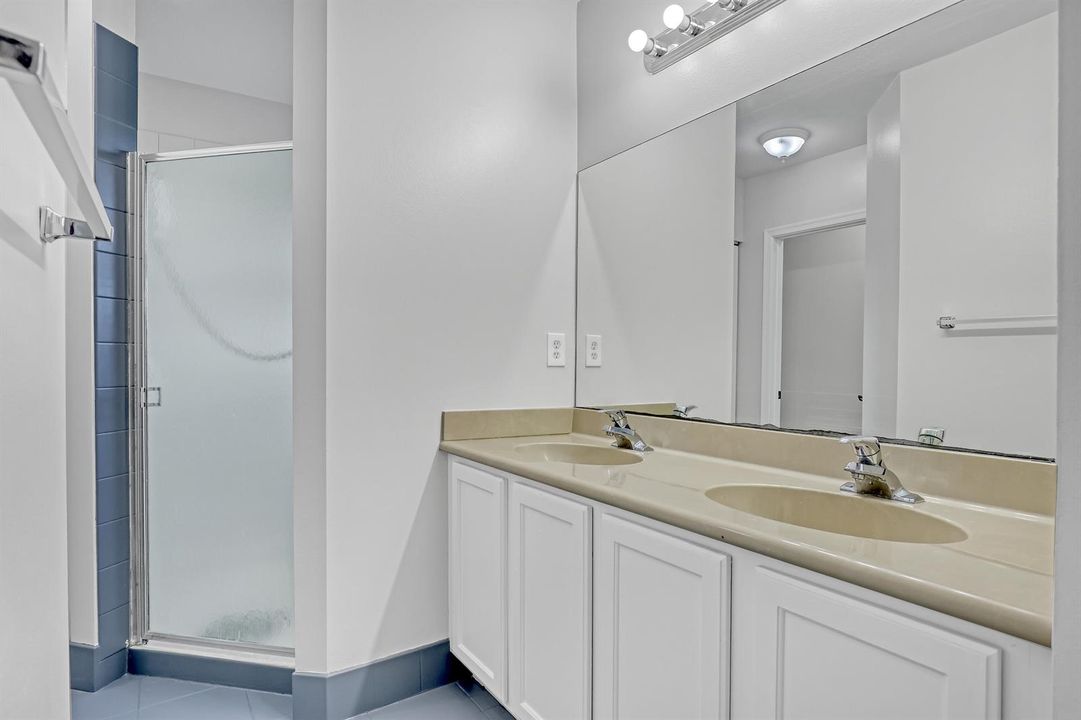 3070 Waddell (17)