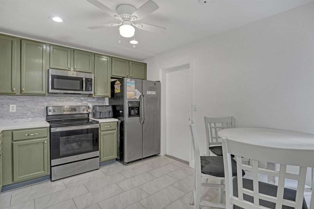 3070 Waddell (12)