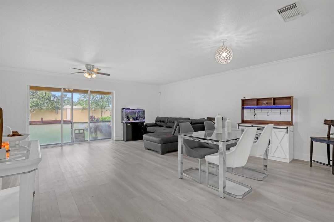 3070 Waddell (7)