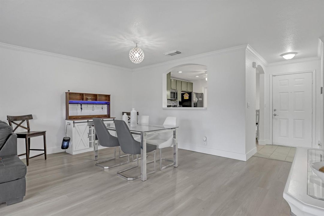 3070 Waddell (8)