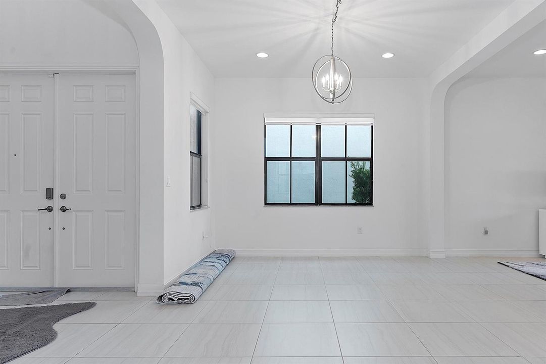 11824 SW 13 Ct Pembroke Pines, Fl 32025