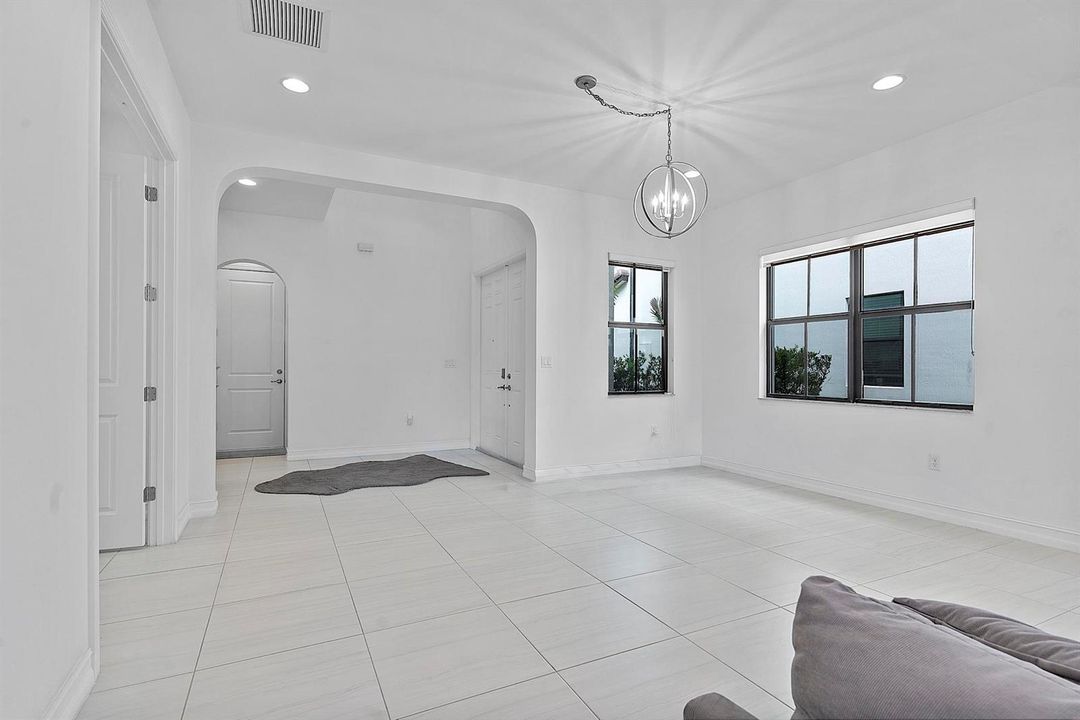 11824 SW 13 Ct Pembroke Pines, Fl 32025