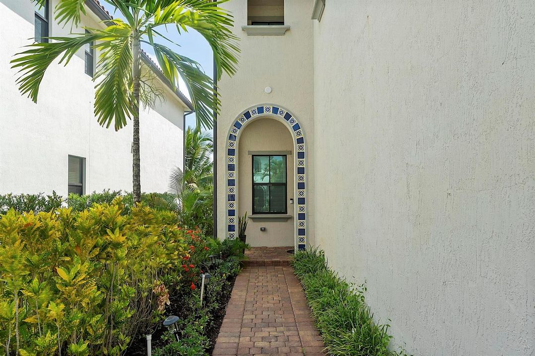 11824 SW 13 Ct Pembroke Pines, Fl 32025