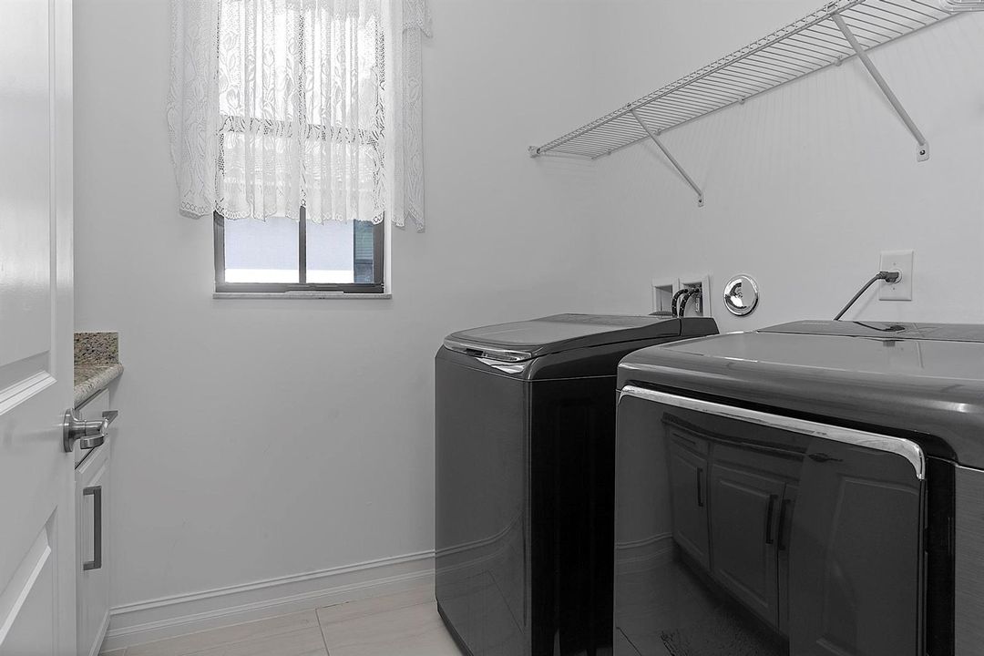 11824 SW 13 Ct Pembroke Pines, Fl 32025