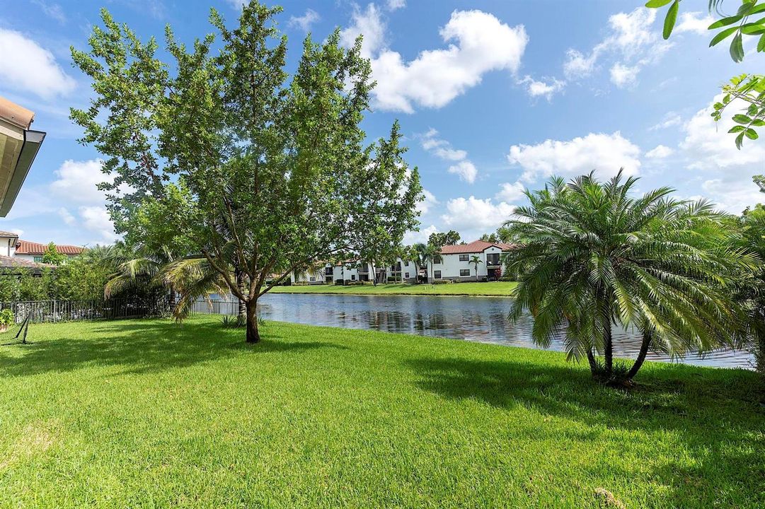 11824 SW 13 Ct Pembroke Pines, Fl 32025