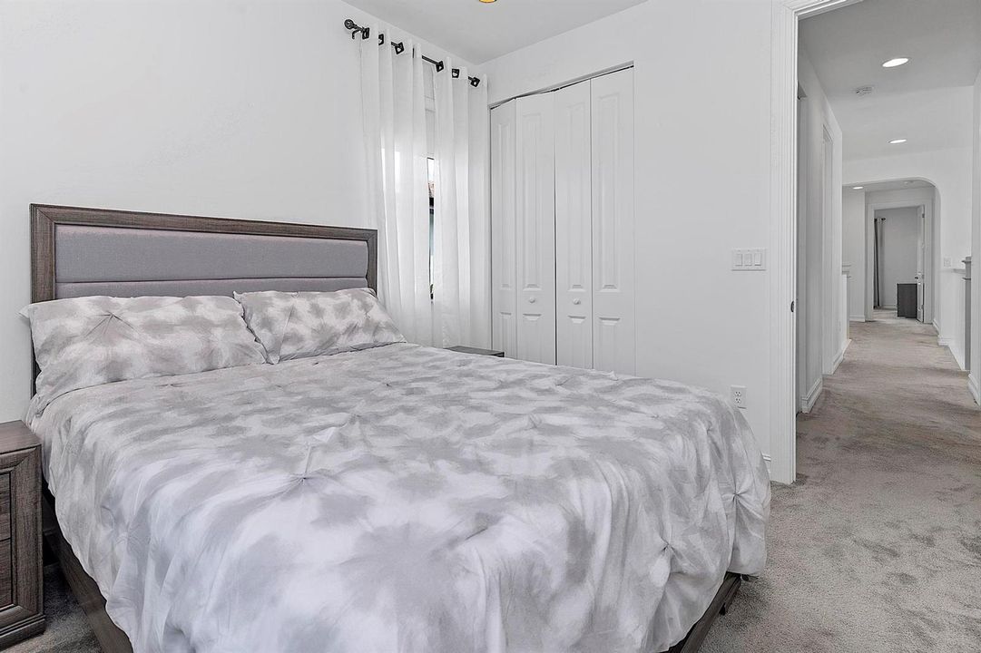 11824 SW 13 Ct Pembroke Pines, Fl 32025
