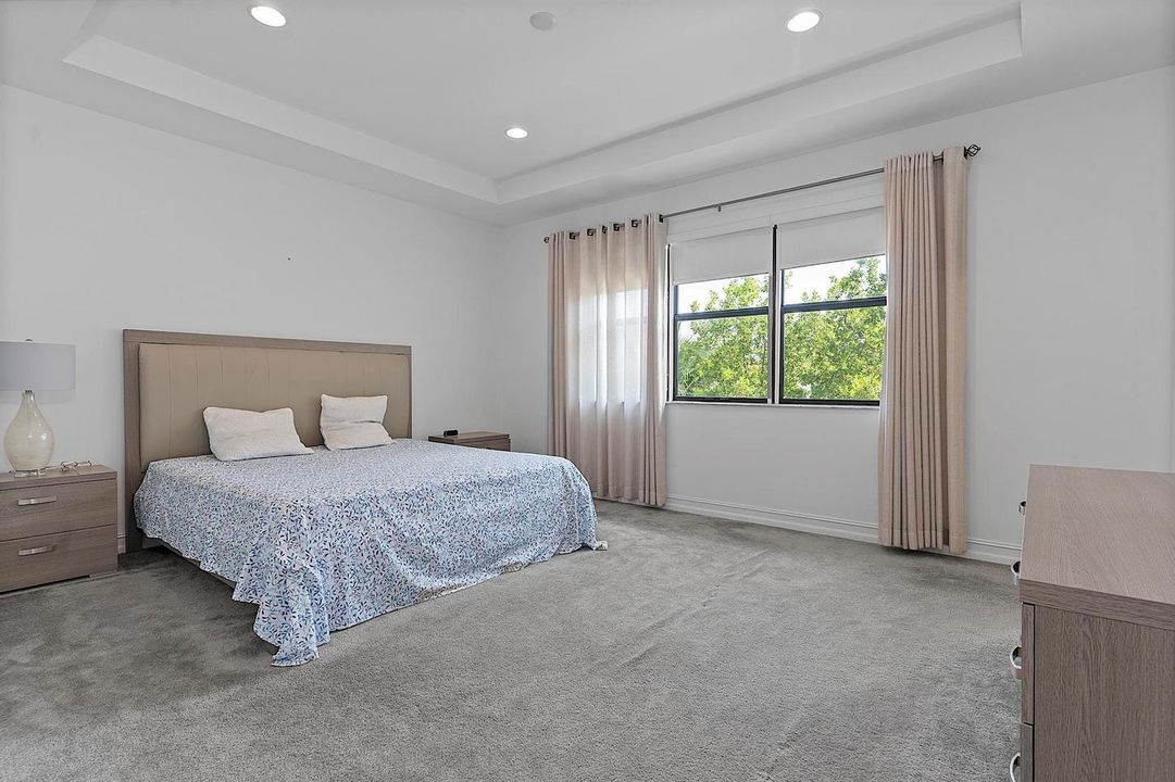 11824 SW 13 Ct Pembroke Pines, Fl 32025