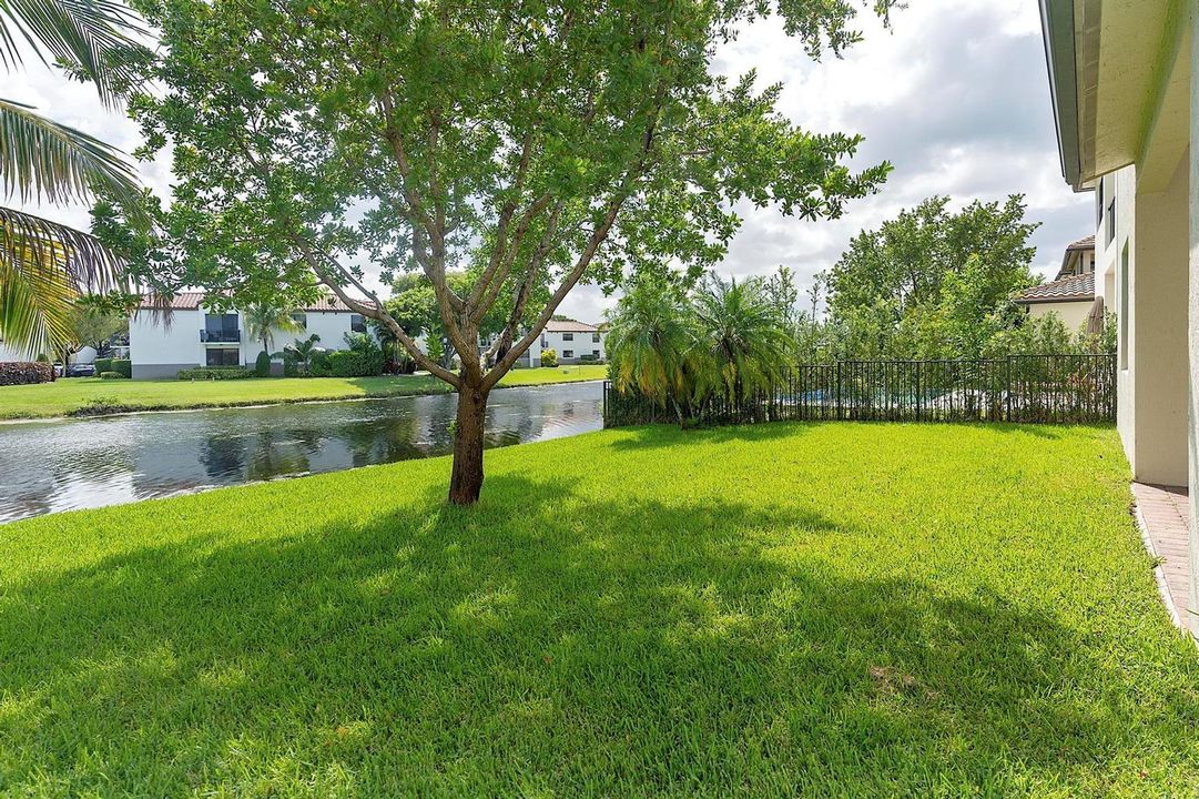 11824 SW 13 Ct Pembroke Pines, Fl 32025
