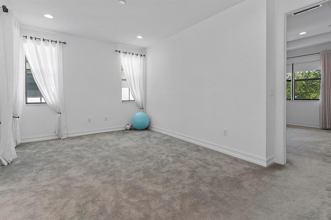 11824 SW 13 Ct Pembroke Pines, Fl 32025