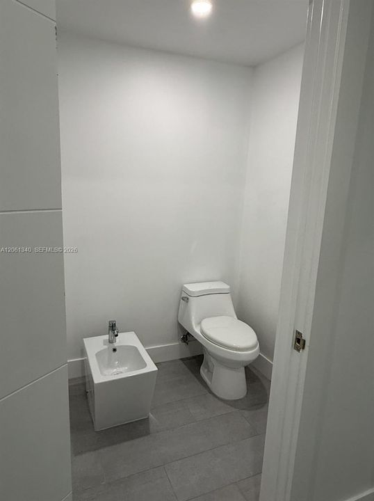 В аренду: $6,000 (3 спален, 2 ванн, 1600 Квадратных фут)