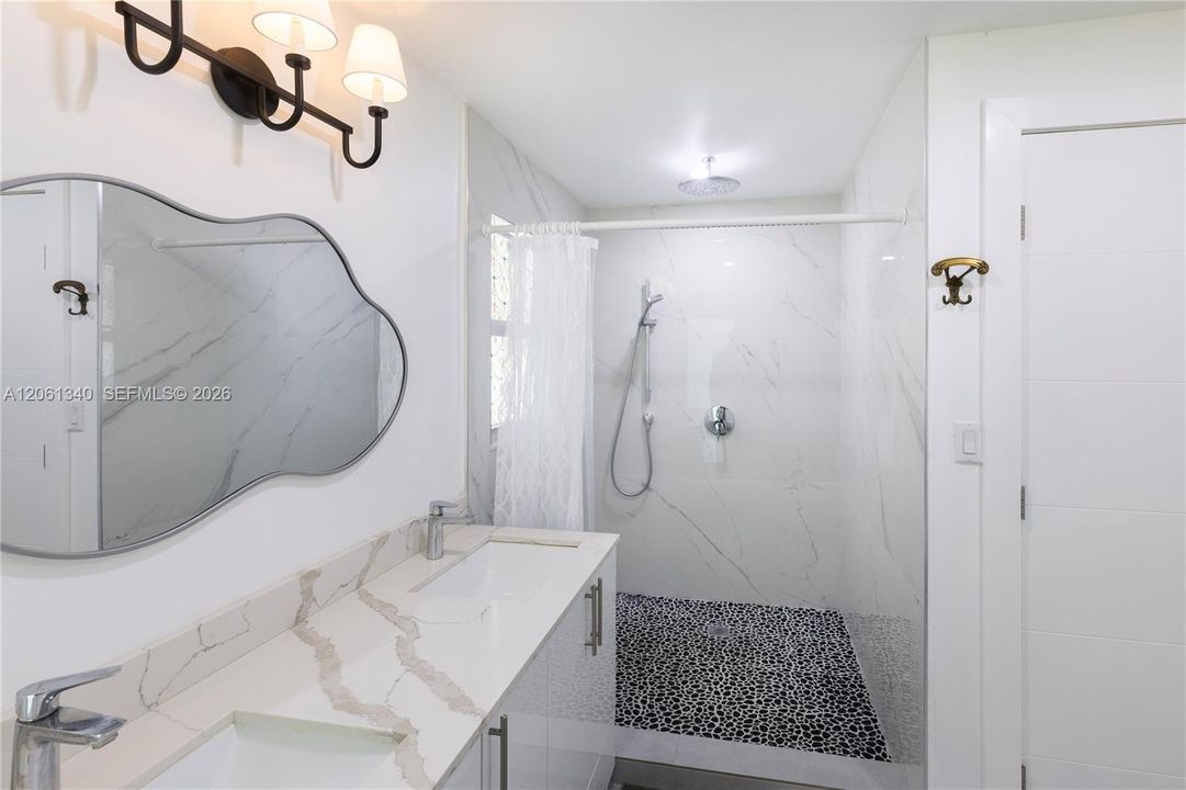 В аренду: $6,000 (3 спален, 2 ванн, 1600 Квадратных фут)
