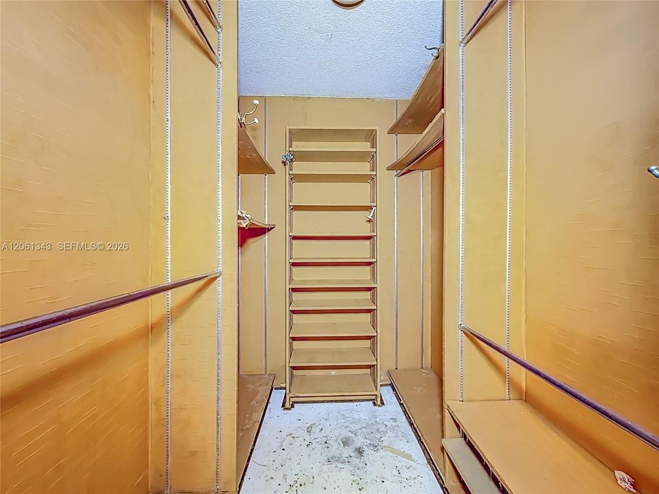For Sale: $185,000 (2 beds, 3 baths, 1950 Square Feet)