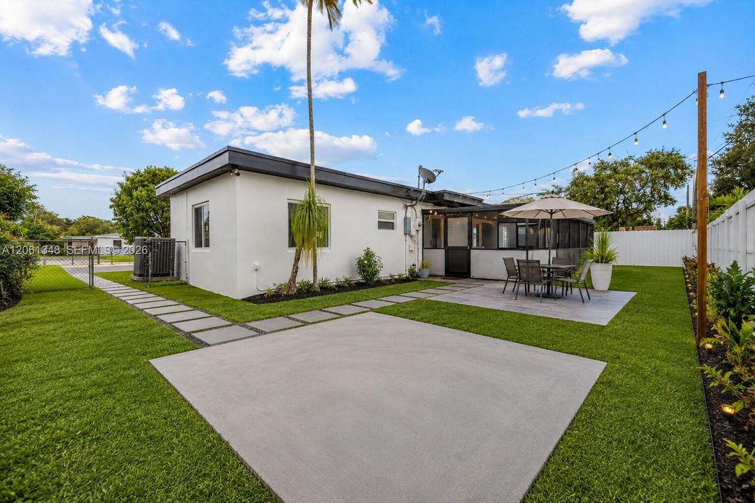 Virtually staged backyard