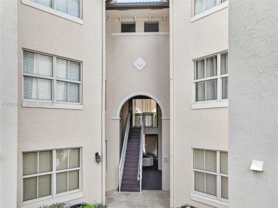For Sale: $427,000 (3 beds, 2 baths, 1500 Square Feet)